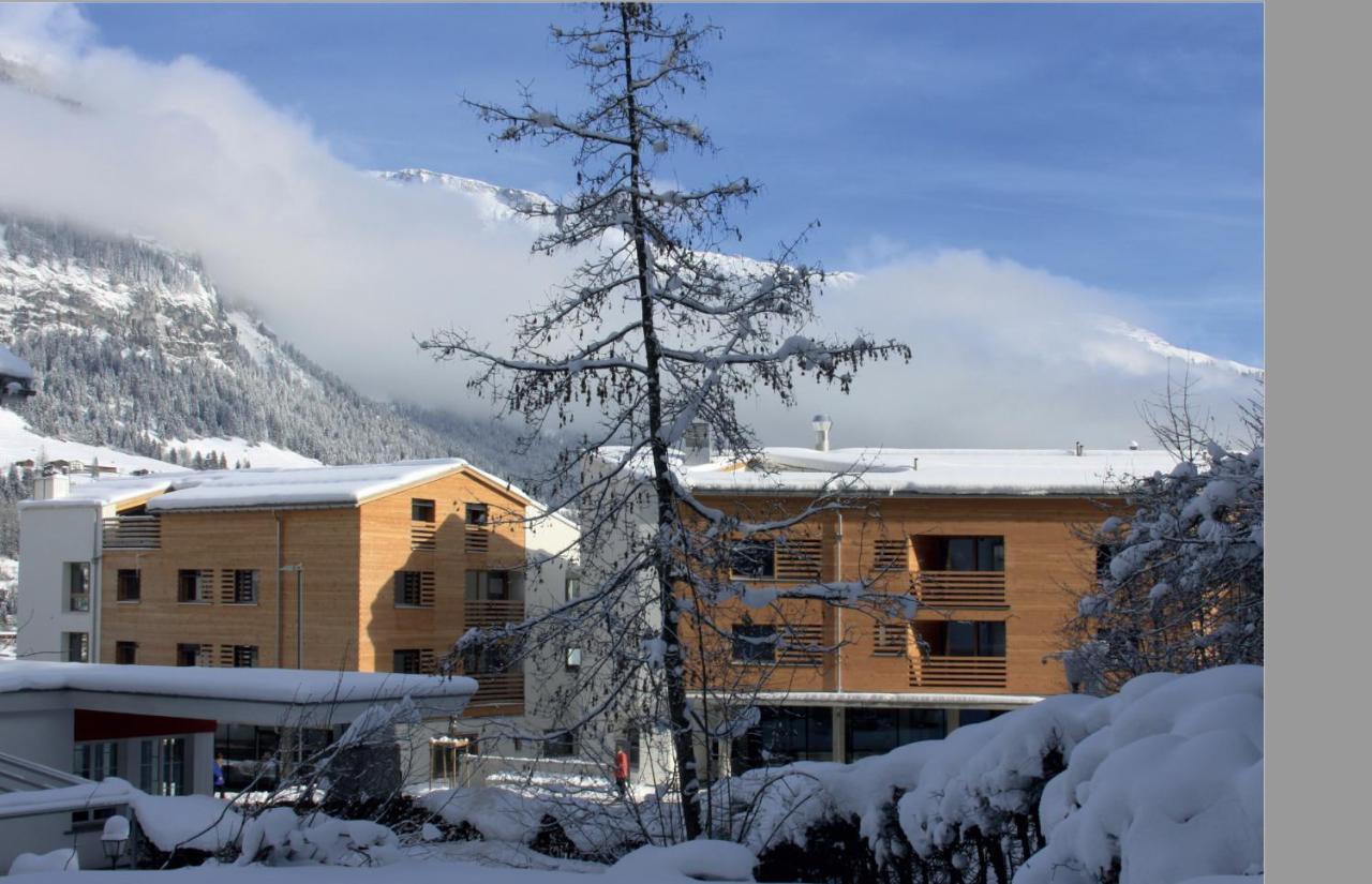 Montanas - Luxuswohnung Mit Kamin - Nahe Caumasee & Talstation Flims Zewnętrze zdjęcie