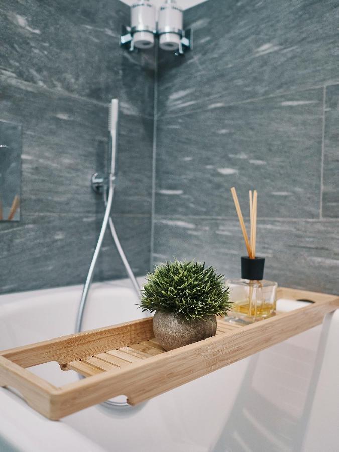 Montanas - Luxuswohnung Mit Kamin - Nahe Caumasee & Talstation Flims Zewnętrze zdjęcie
